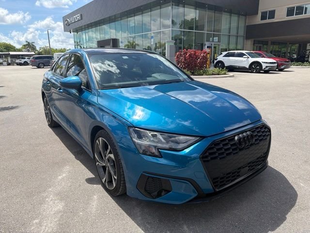 Used 2022  Audi  image 3