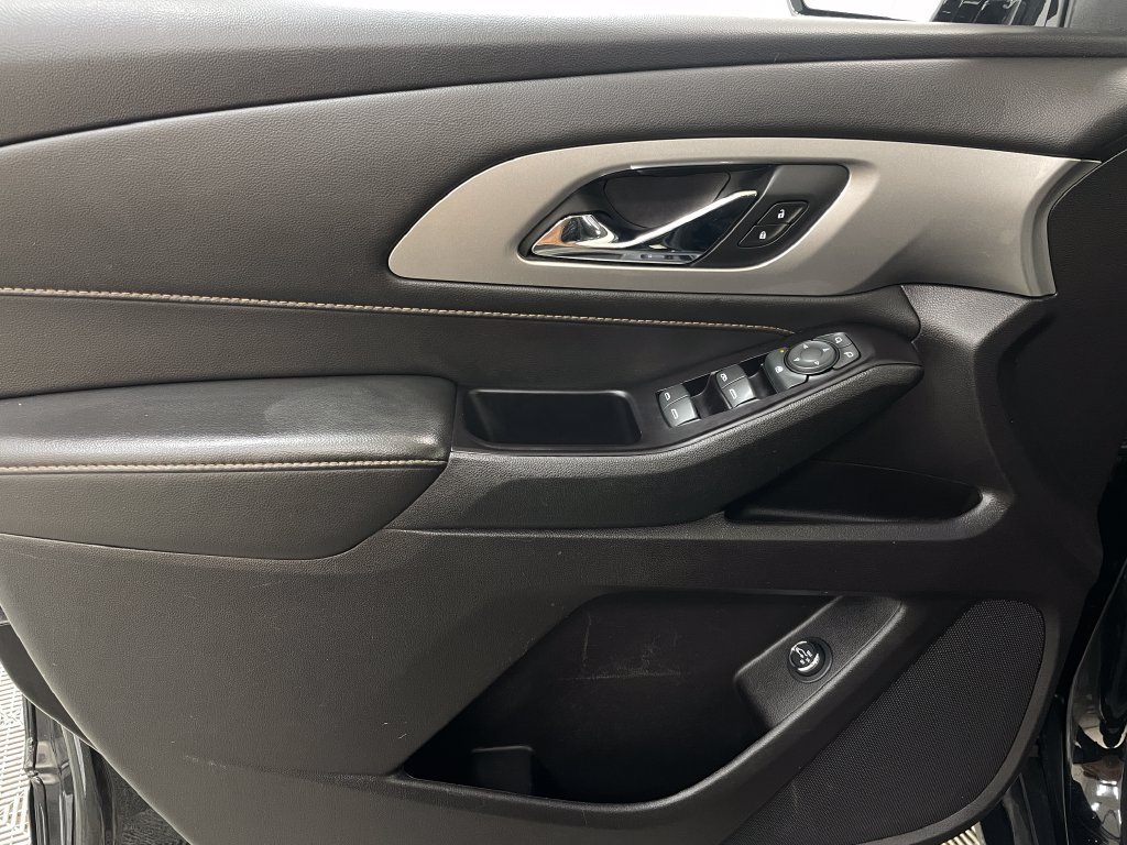 Certified Used 2019 MOSAIC BLACK METALLIC Chevrolet LT Cloth image 23