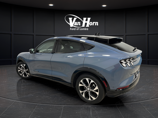 Used 2023 Vapor Blue Metallic Ford Premium image 5
