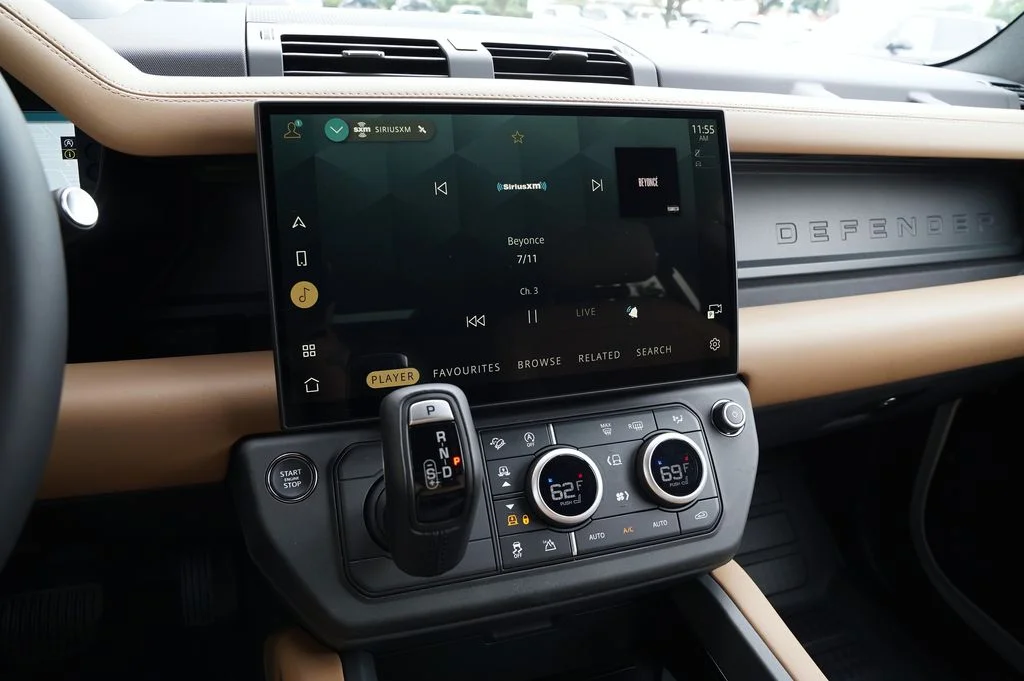 New 2026 Fuji White Land Rover X-Dynamic SE image 20