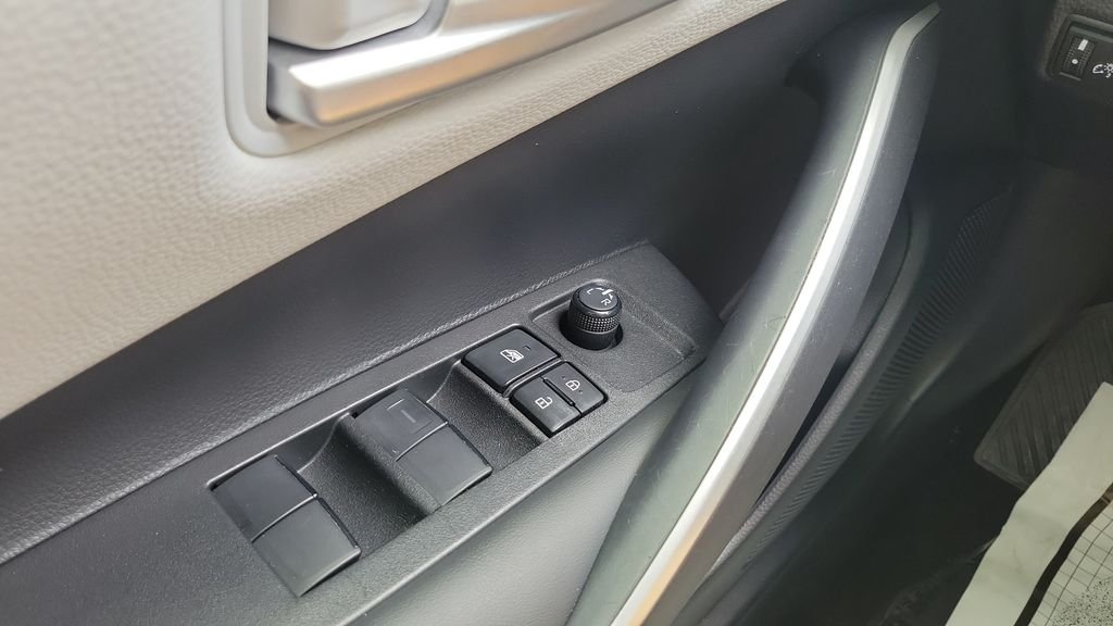 2024 Toyota Corolla SE - Photo 19