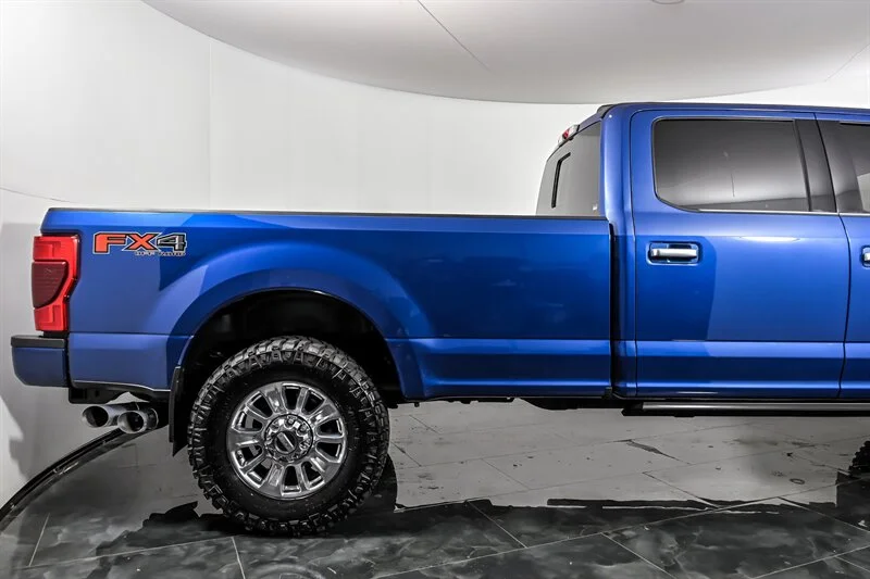 Used 2022 Atlas Blue Ford XL image 16