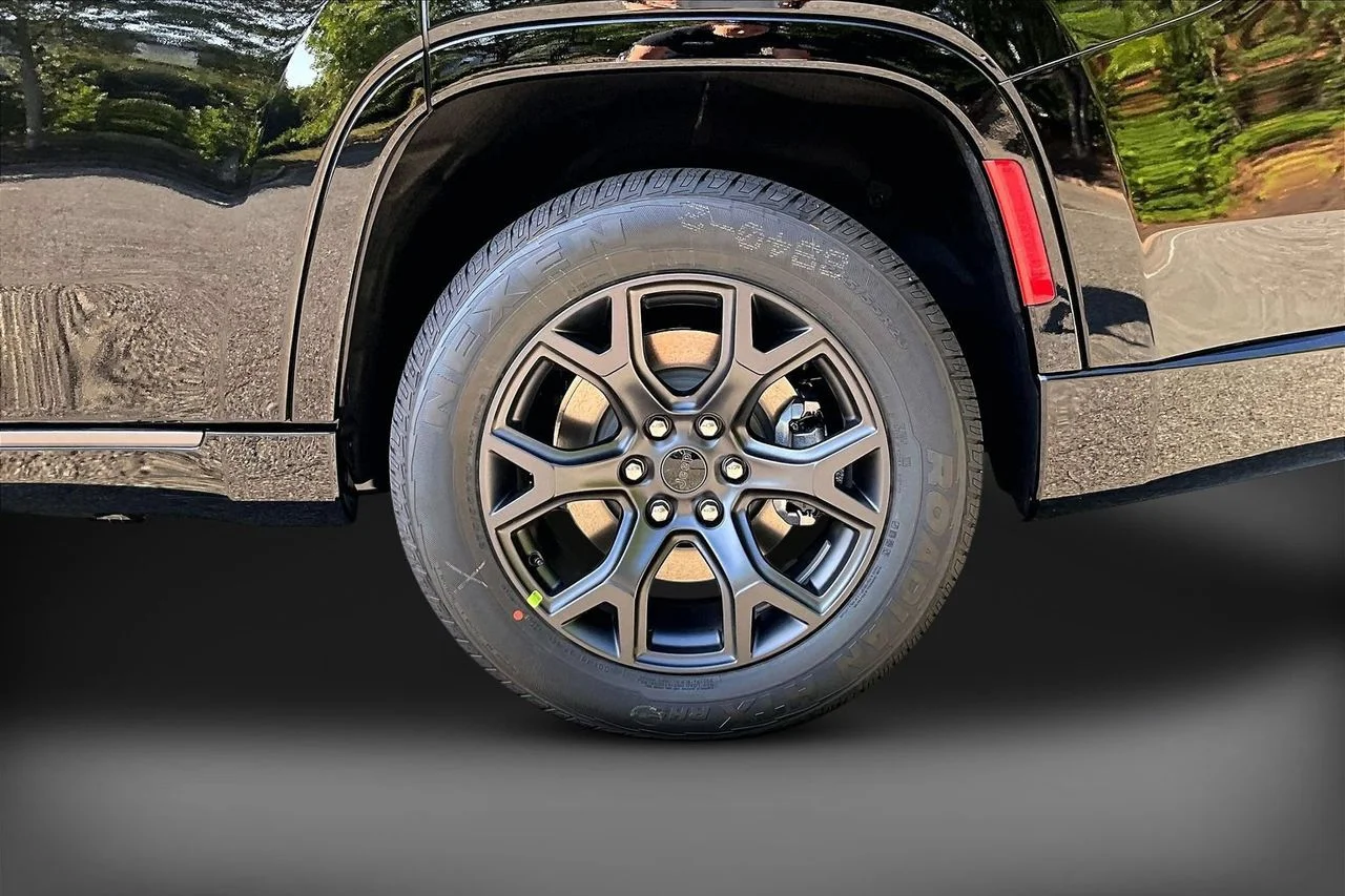 New 2026 High Gloss Black Jeep Limited Altitude image 35