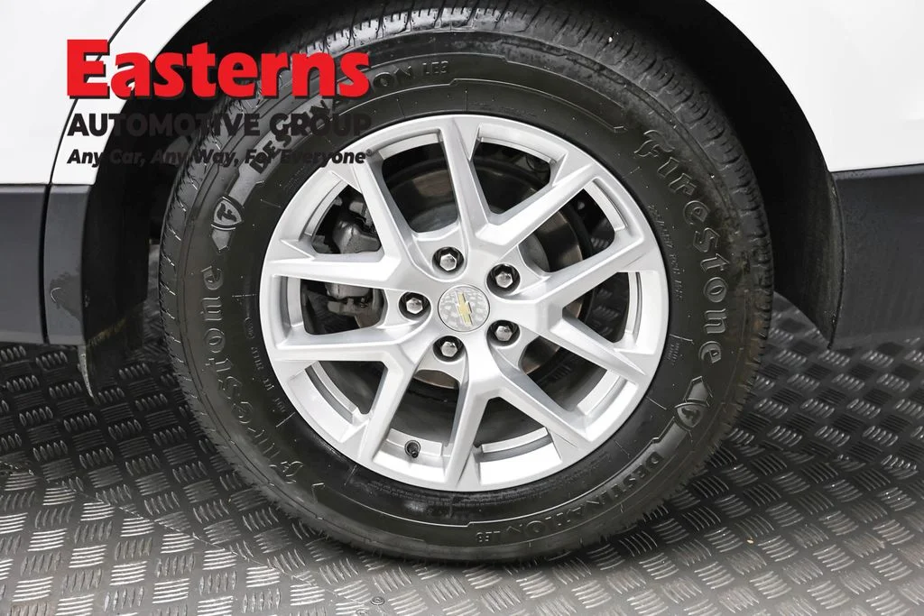 Used 2022 White Chevrolet LT image 8
