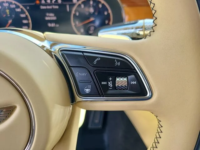 Used 2021 Blue Bentley V8 image 31