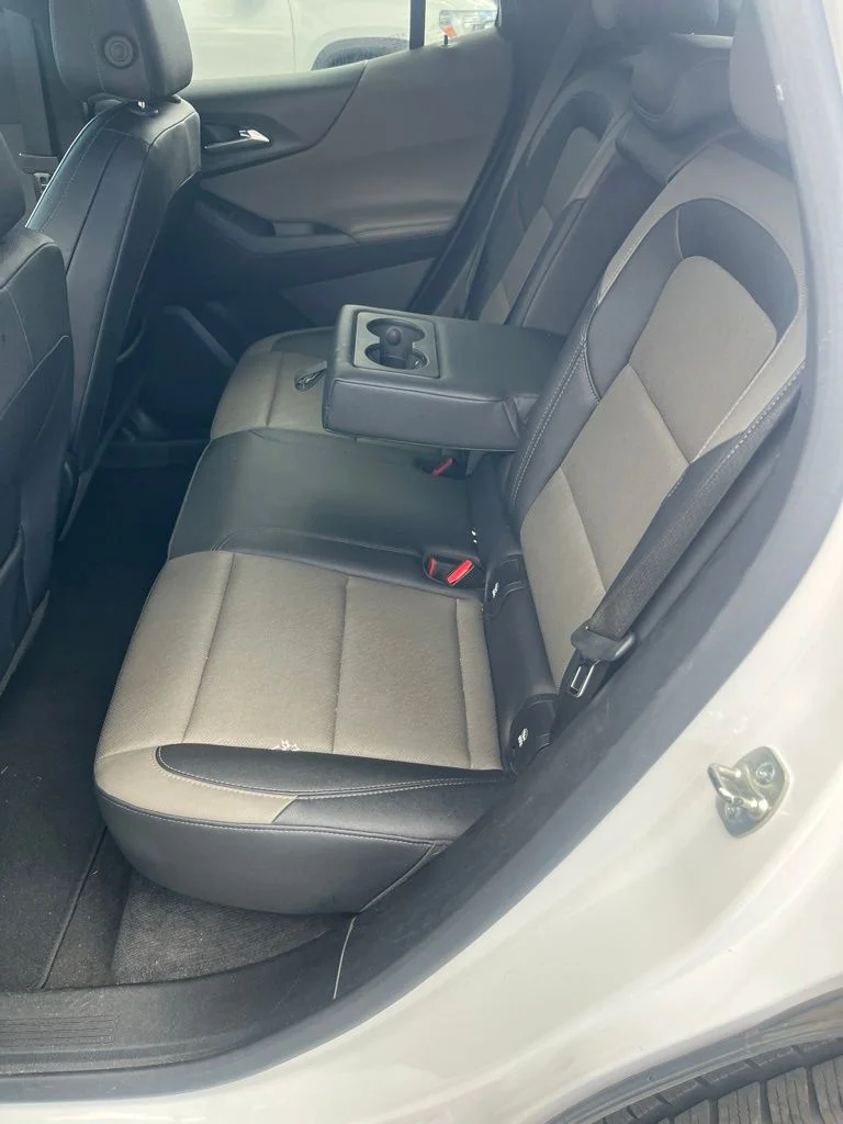 Used 2025 Summit White Chevrolet LT image 6