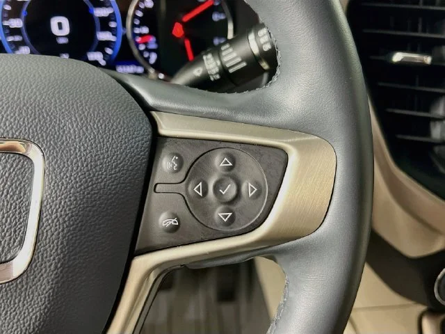Used 2023 Red GMC Denali image 34