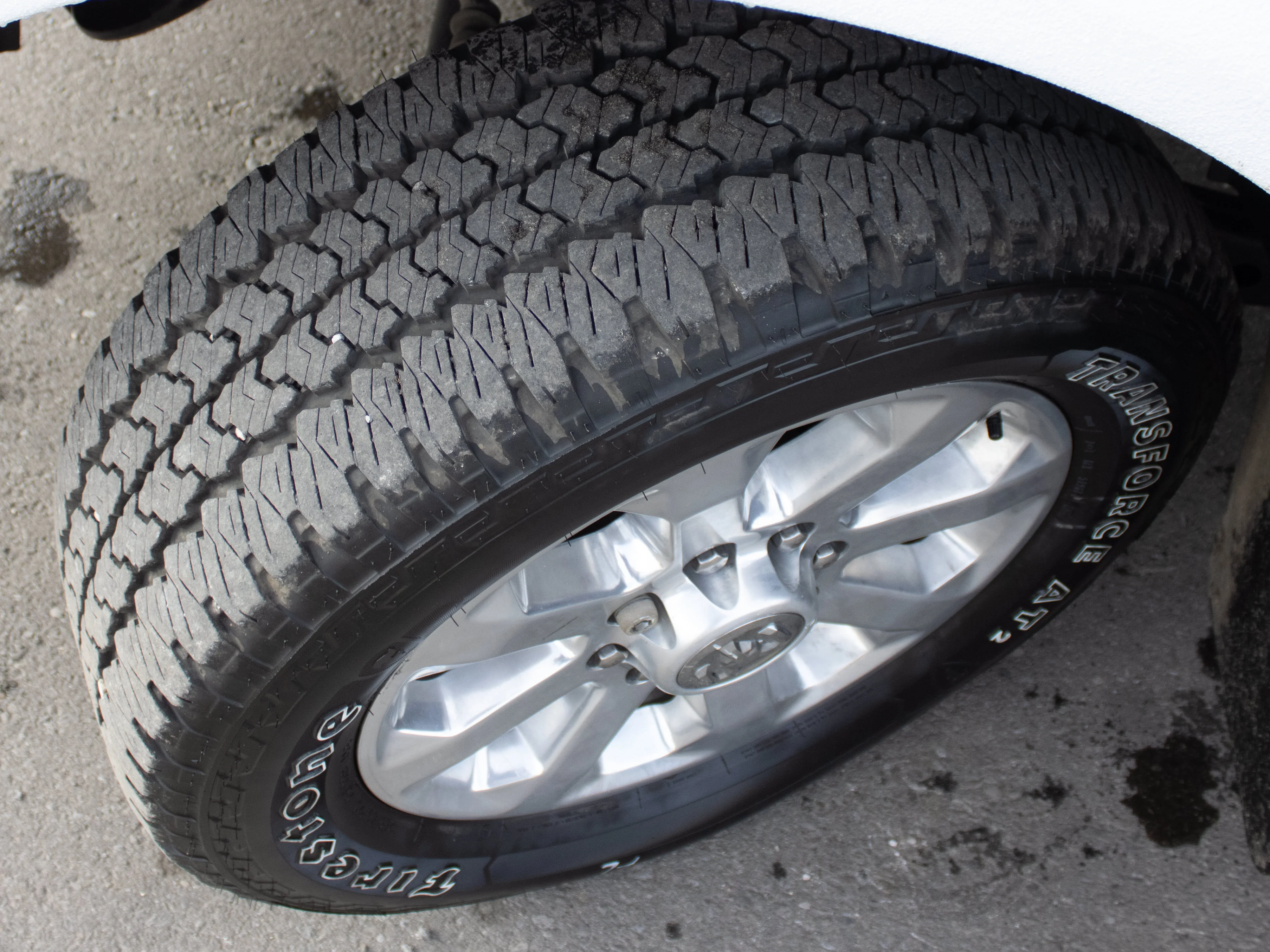 Used 2024 White RAM Laramie* Mega Cab 4x4, Laramie Level 1 Equip Group, Heated/Ventilated Seats & Wheel image 12