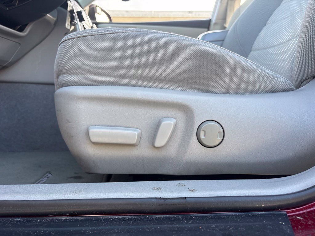 Used 2016 Red Toyota LE image 10
