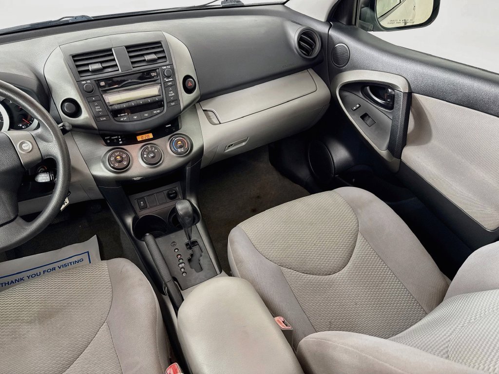 Used 2011 Classic Silver Metallic Toyota Base image 27