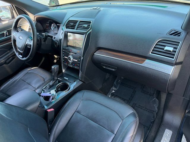 Used 2016 Blue Ford Limited image 38