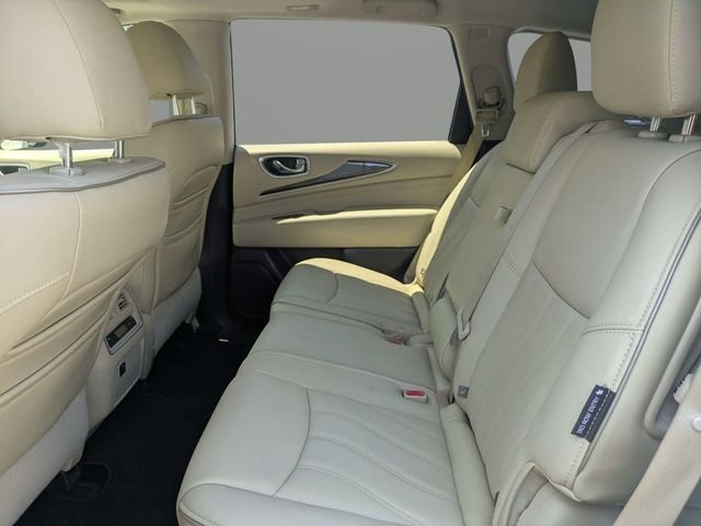 Used 2019 White INFINITI LUXE image 14