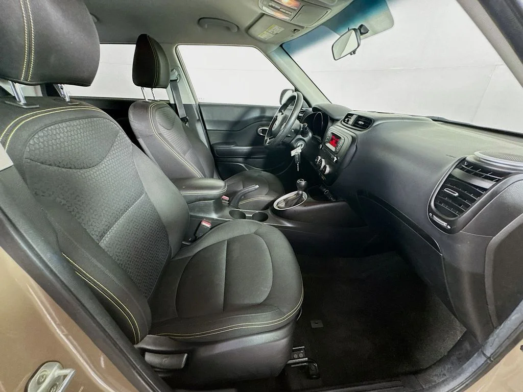Used 2014 Brown Kia Plus image 31