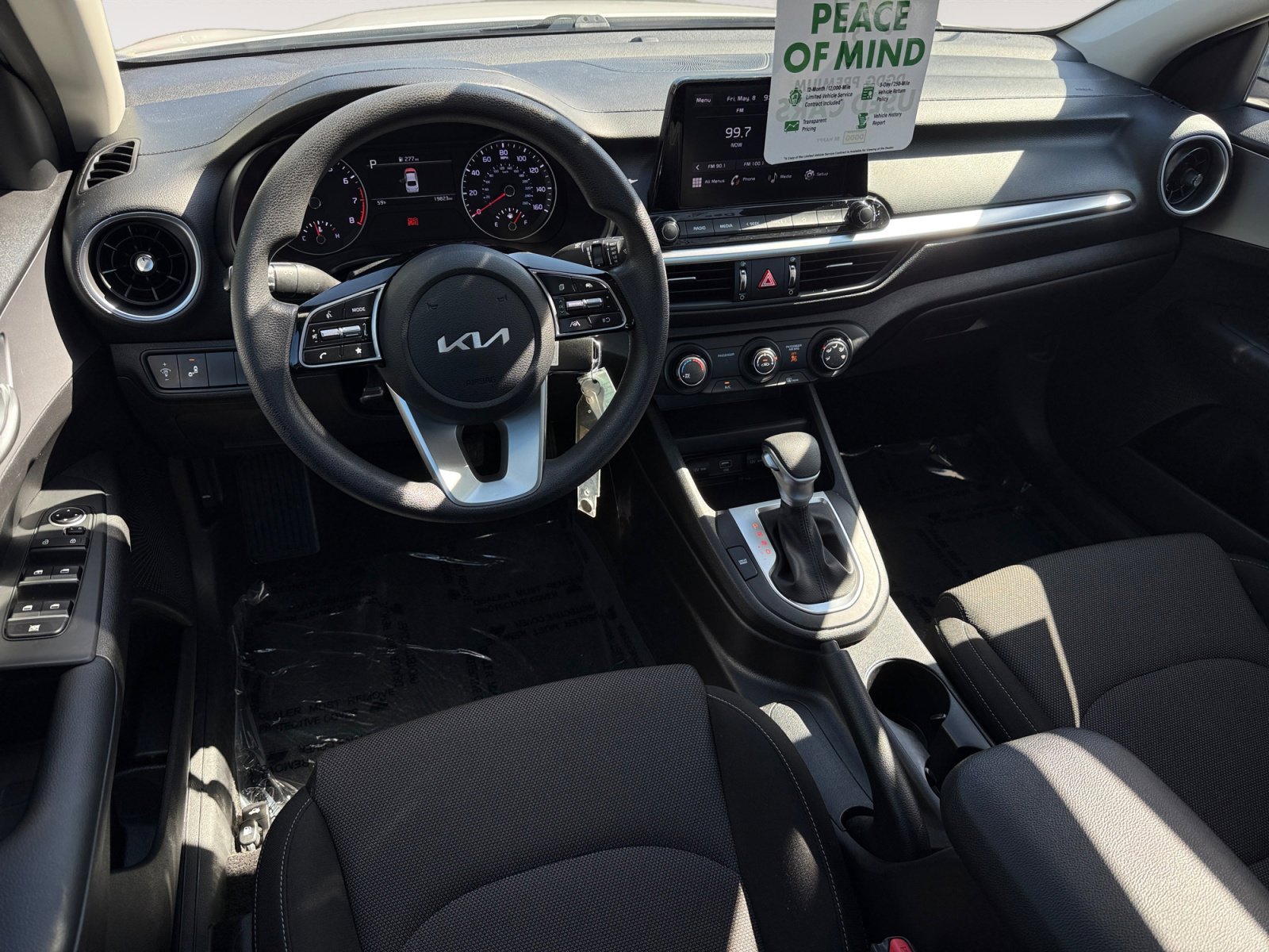 Used 2022 Snow White Pearl Kia LXS image 15
