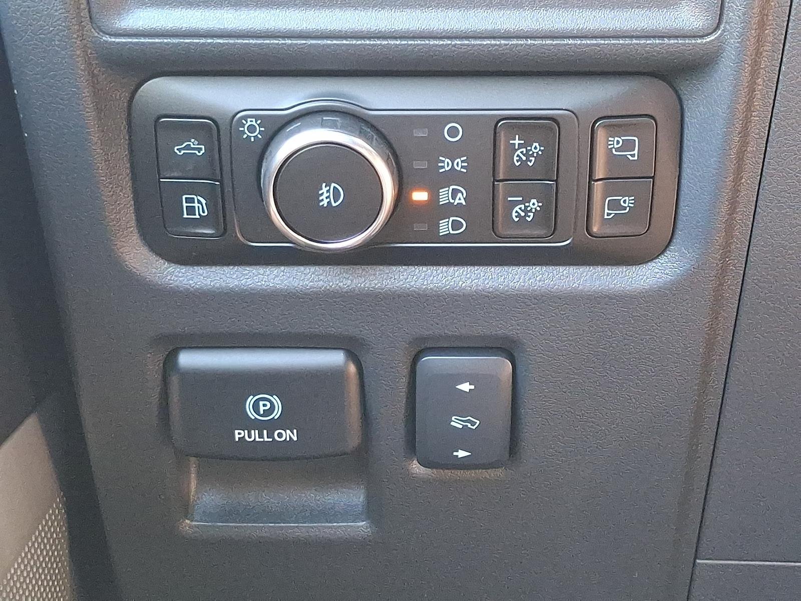 Used 2025 Star White FORD TRUCK LARIAT image 26