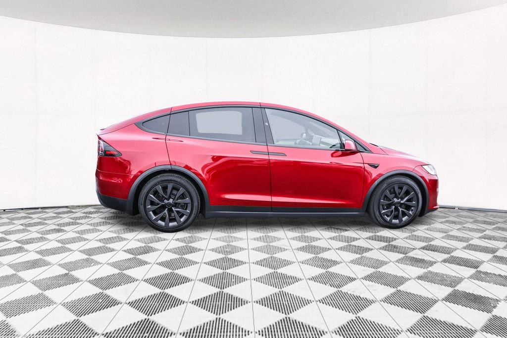 Used 2024  Tesla Base image 9