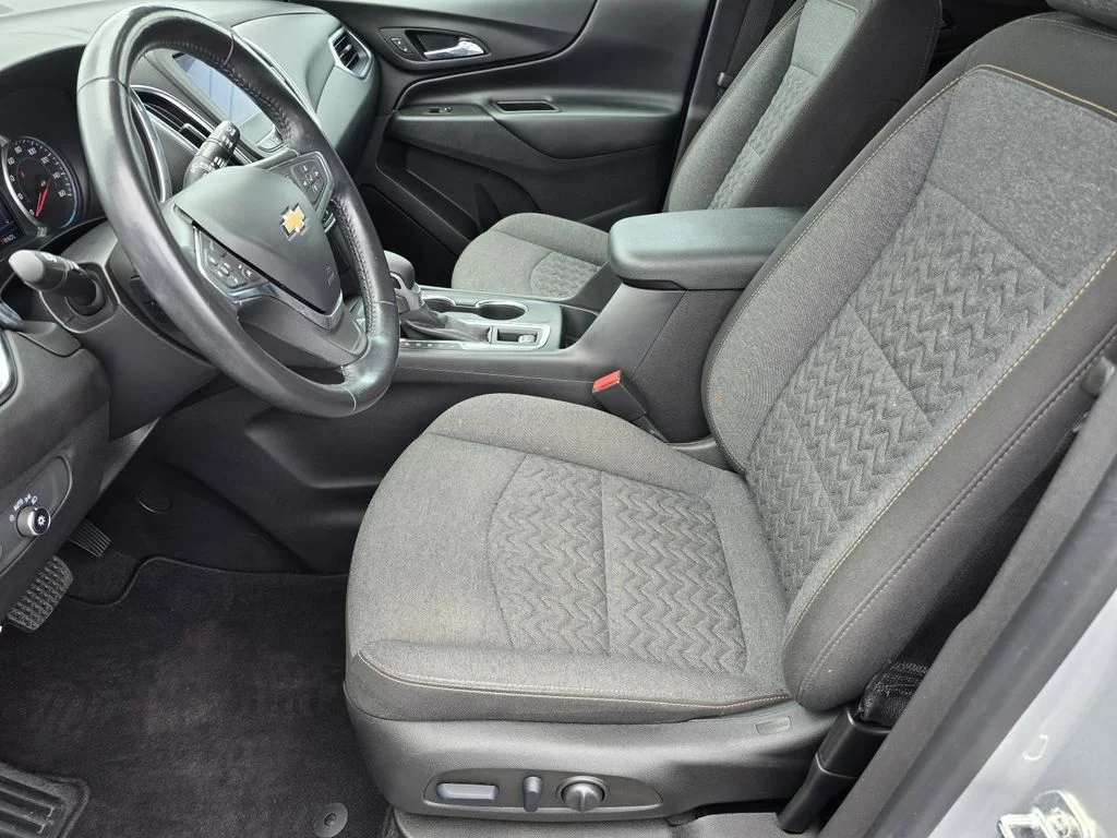 Used 2022 Silver Ice Metallic Chevrolet LT image 9