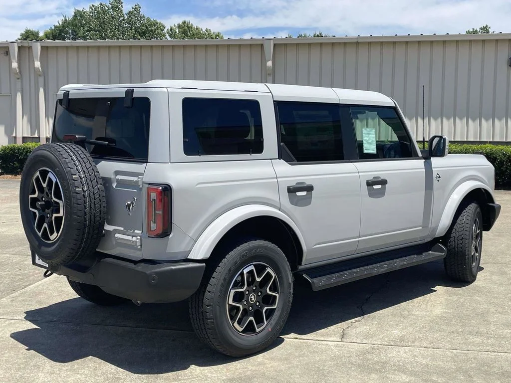 New 2026 White Ford Outer Banks image 3