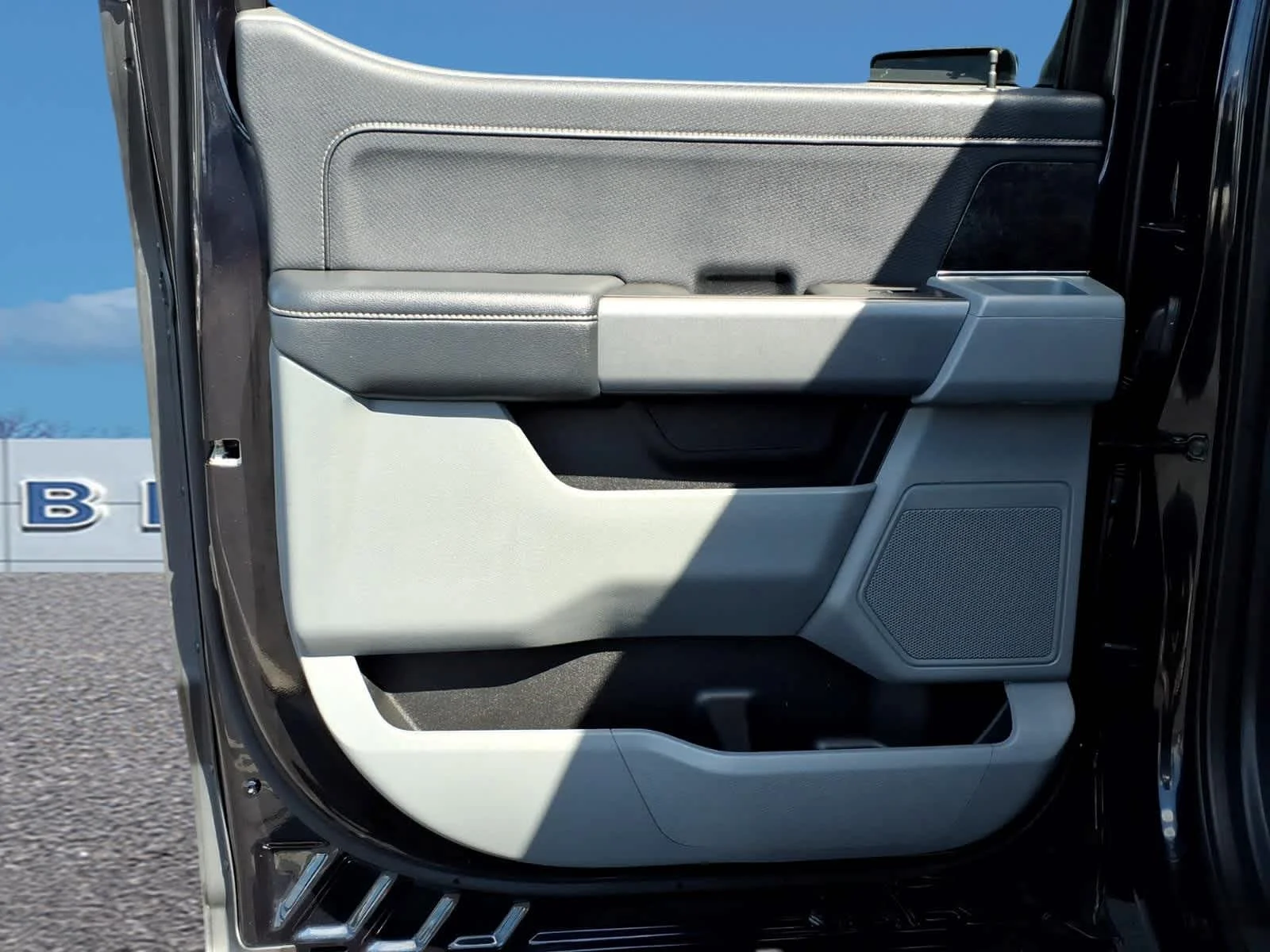 Used 2021 Antimatter Blue Ford XLT image 27