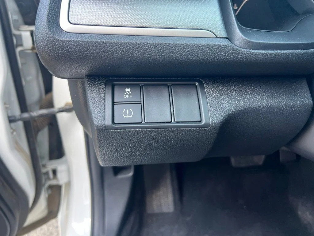 Used 2018 Taffeta White Honda LX image 11