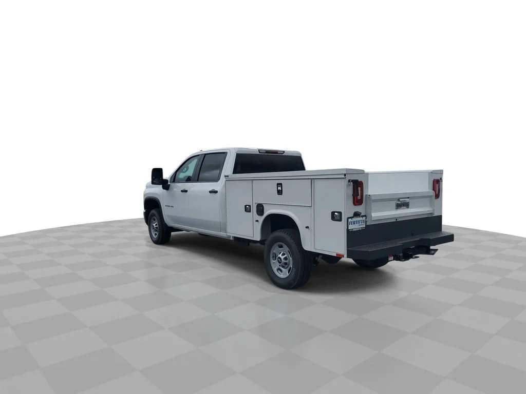 New 2026 Summit White Chevrolet WT image 6