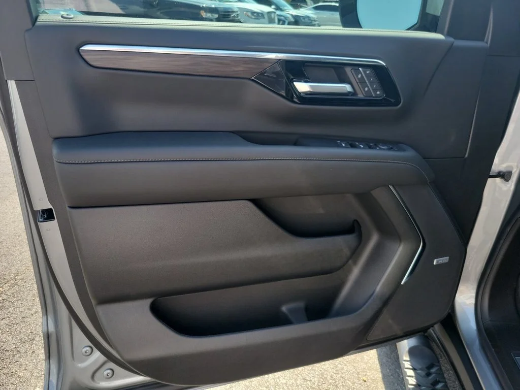 2026 Chevrolet Tahoe Z71 - Photo 23