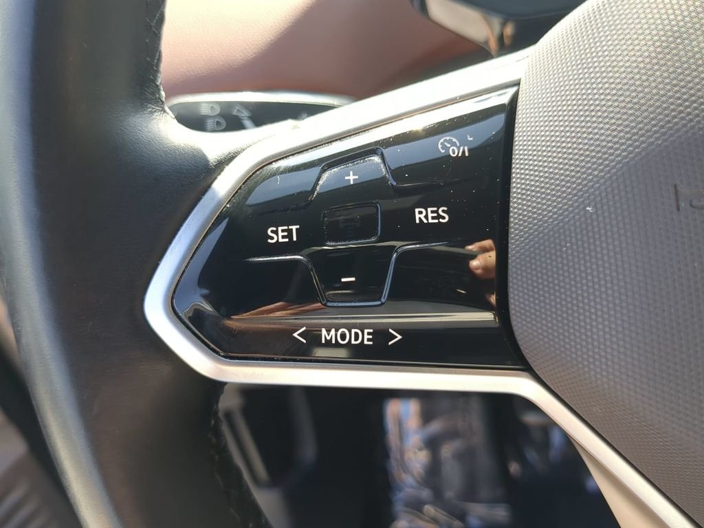 Certified Used 2022 Silver Volkswagen Pro S image 30