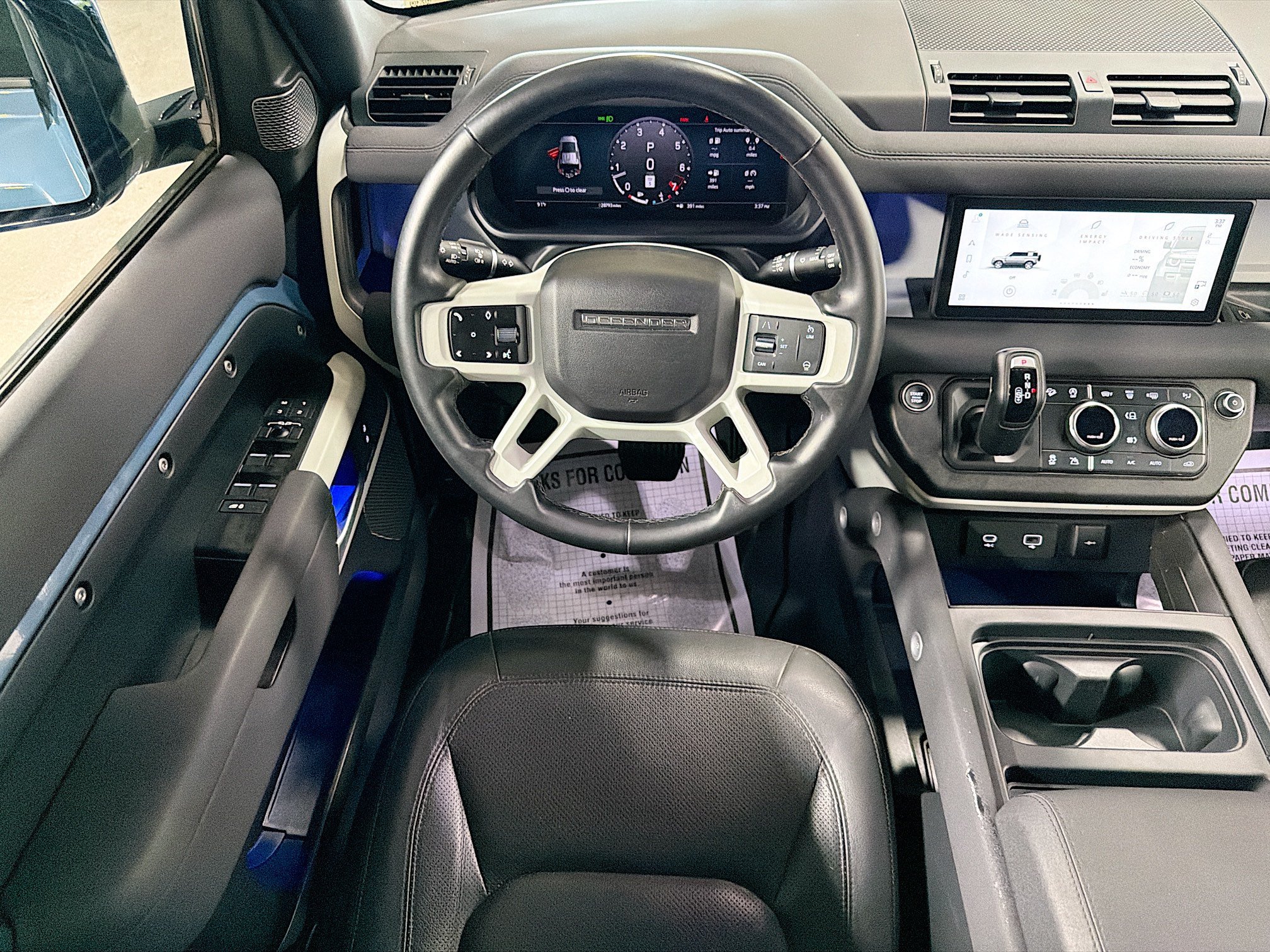 Used 2023 Tasman Blue Metallic Land Rover S image 15