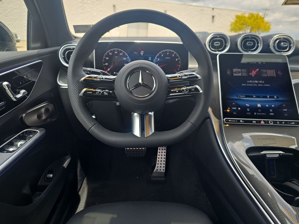 New 2026 Polar White Mercedes-Benz GLC 300 image 13