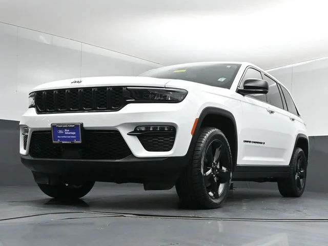 Used 2023 White Jeep Limited image 38