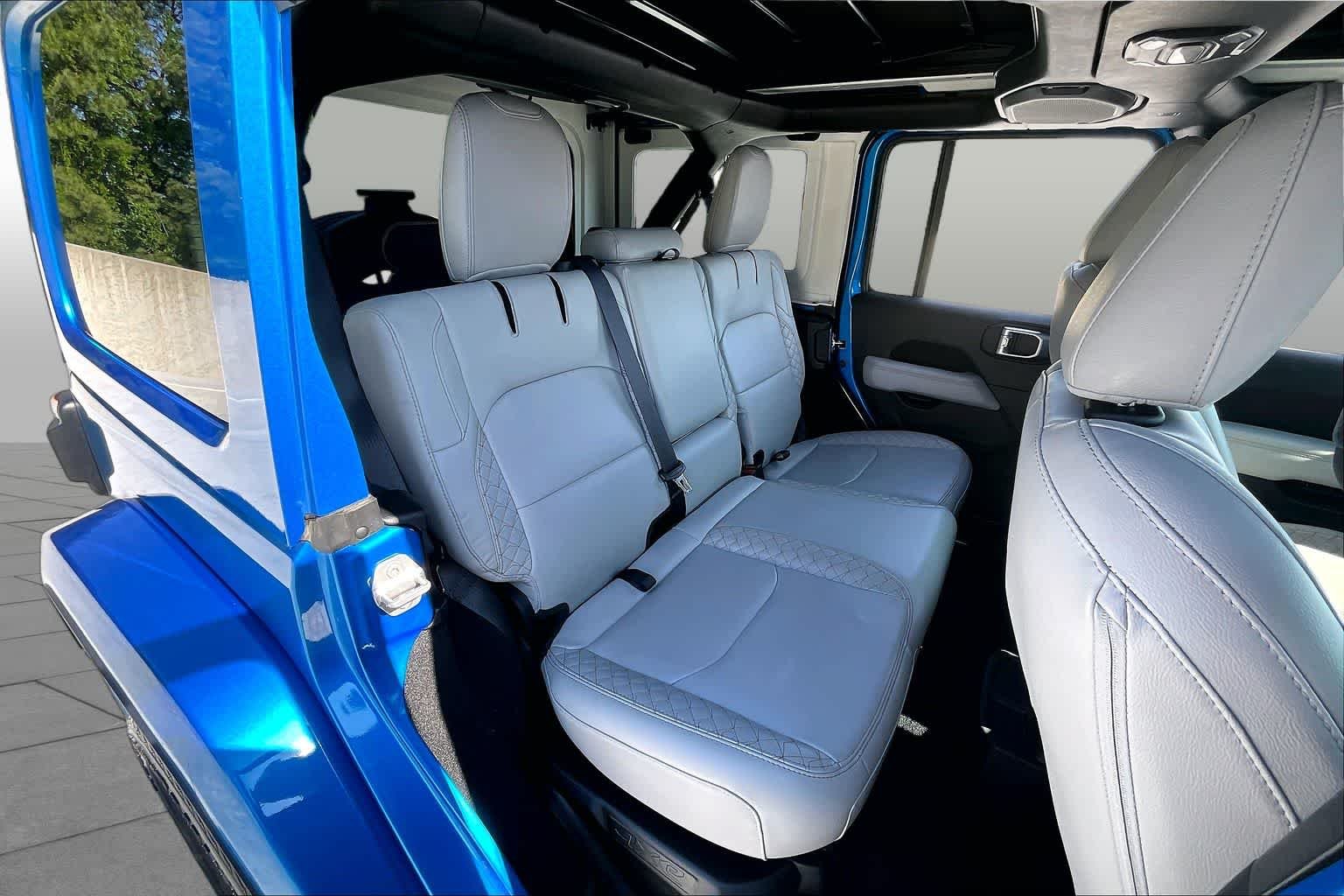Used 2023 Hydro Blue Pearlcoat Jeep Sahara High Altitude image 19