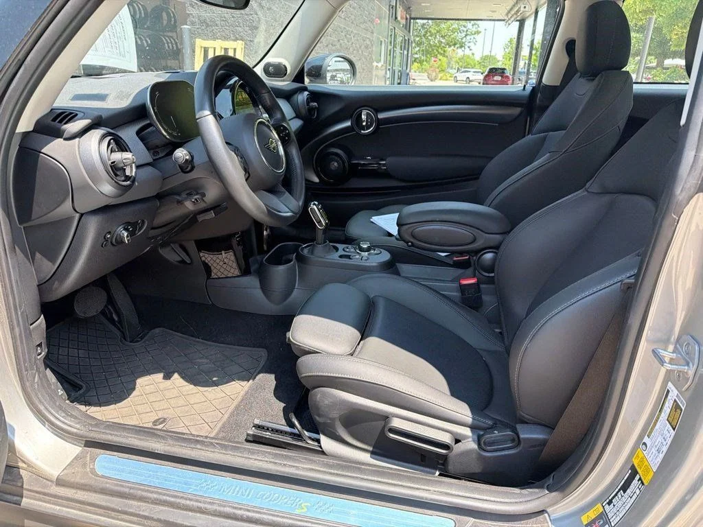 Used 2024 Silver MINI Cooper SE image 10
