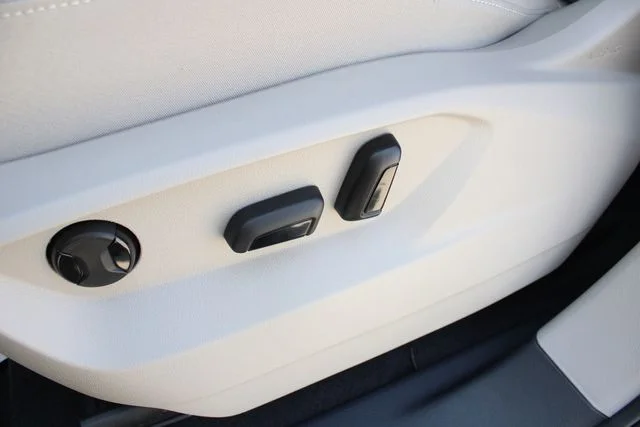 New 2026 White Volkswagen 2.0T SE image 3