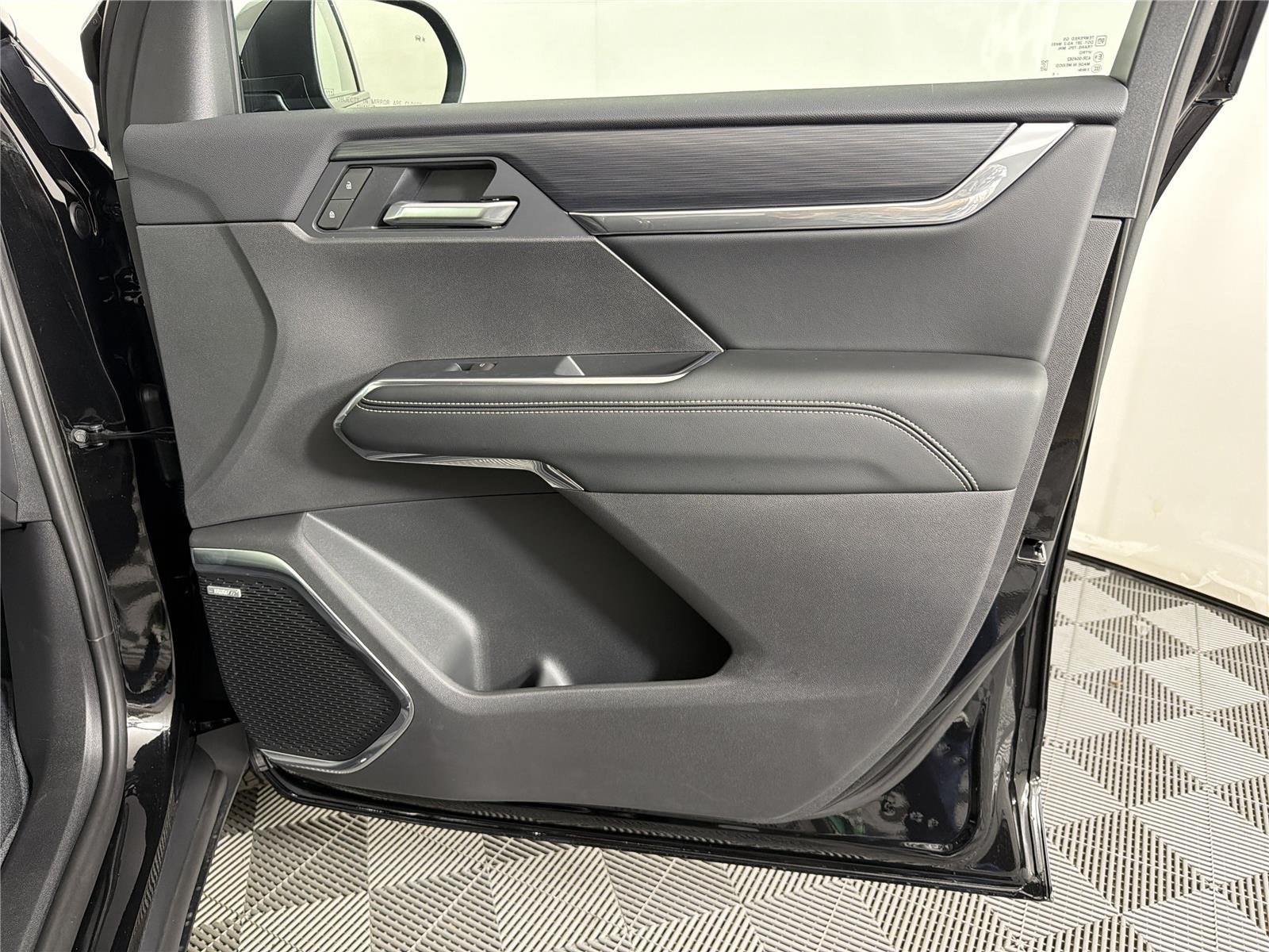 2026 GMC Acadia Elevation - Photo 12