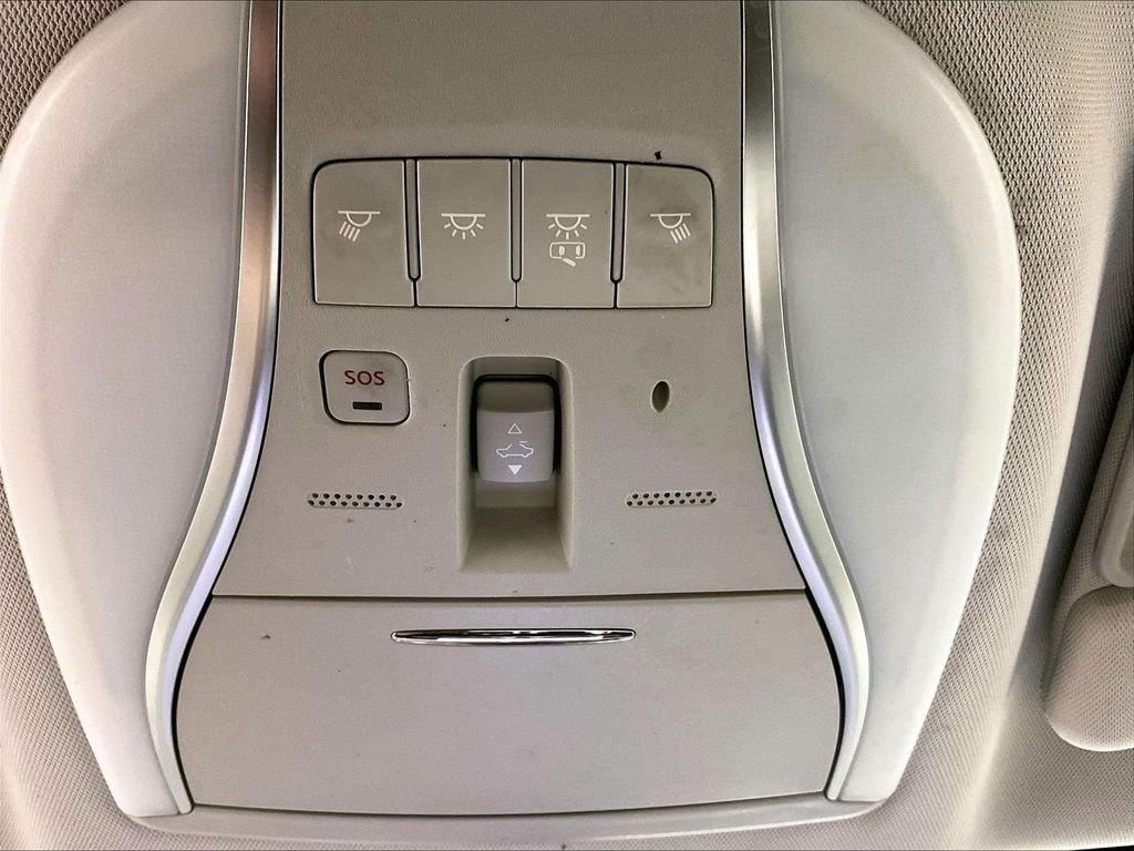 Used 2019 Black INFINITI LUXE image 27