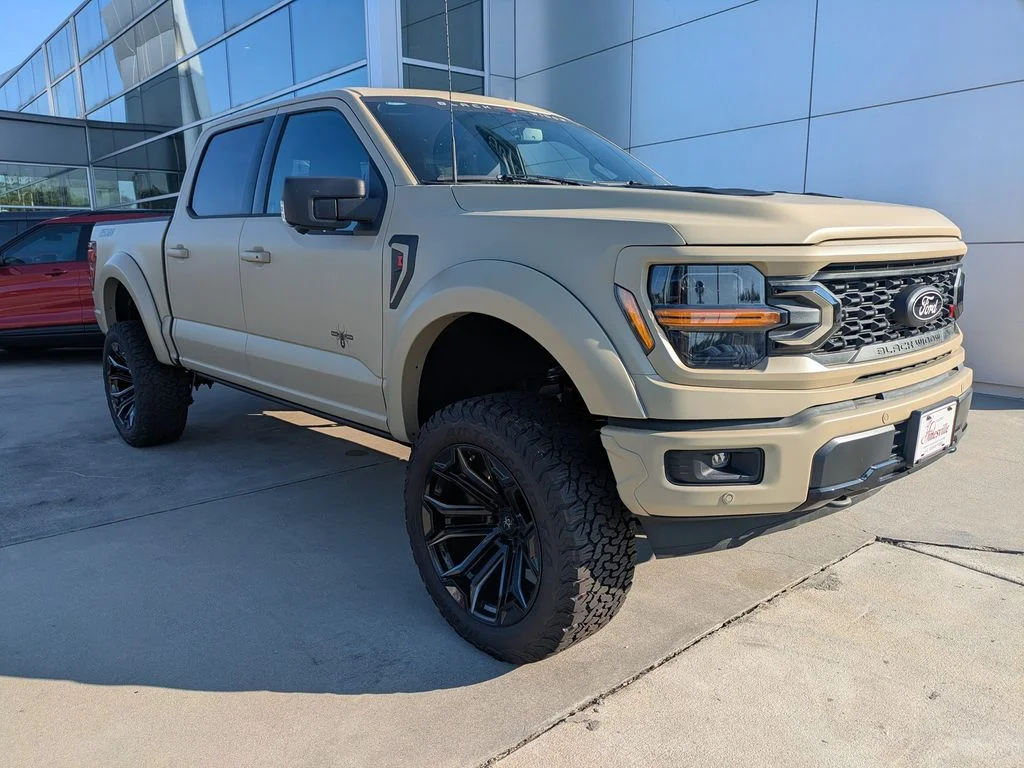 New 2026 Agate Black Metallic Ford XLT image 2