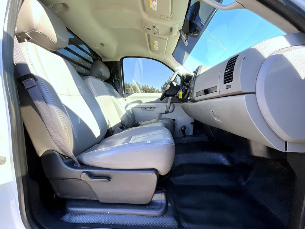 Used 2013 White Chevrolet Work Truck image 14