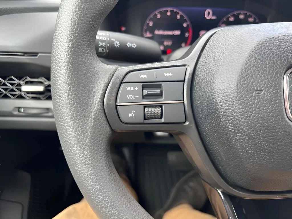 Used 2025 Blue Honda SE image 18