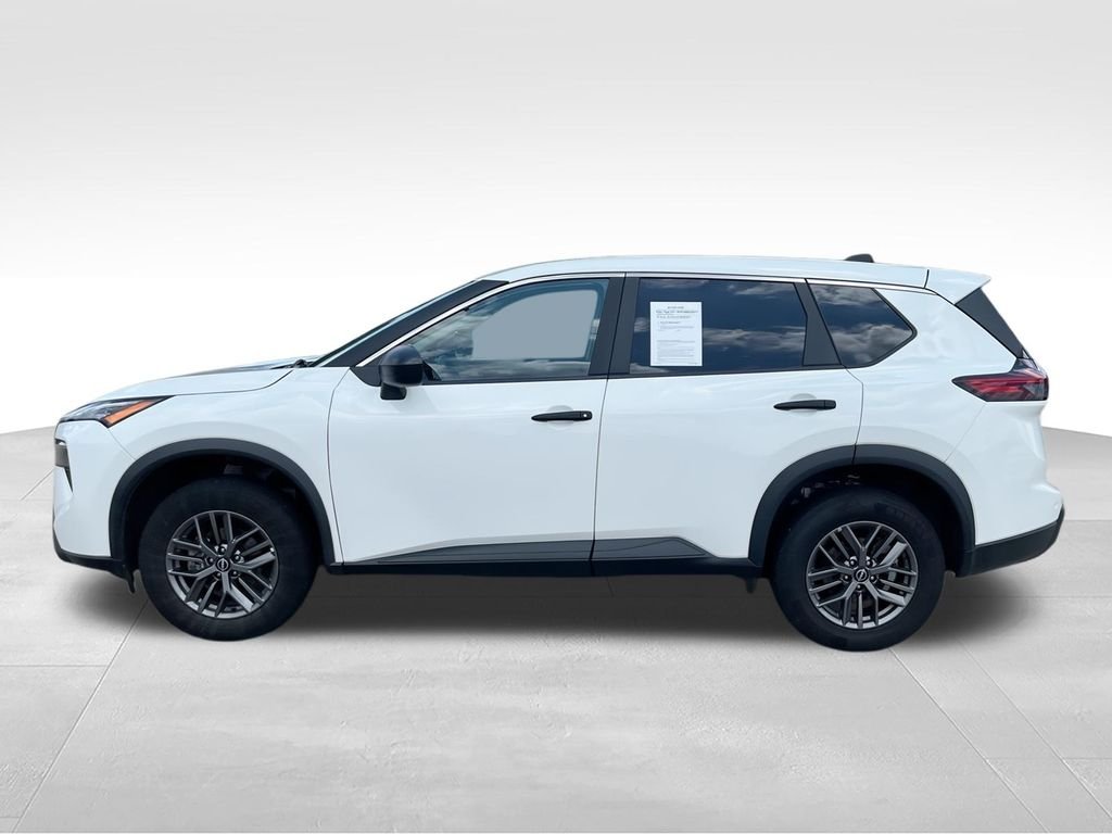 Used 2024 White Nissan S image 5