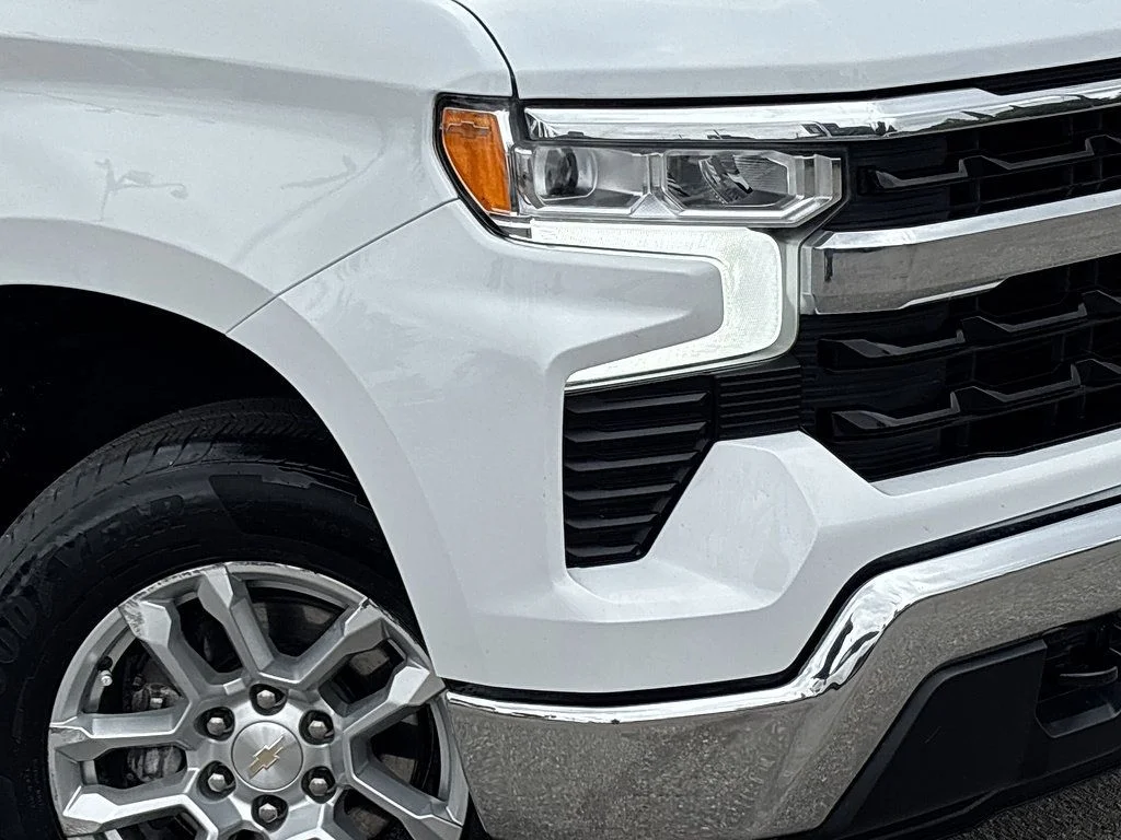 Used 2023 White Chevrolet LT image 30