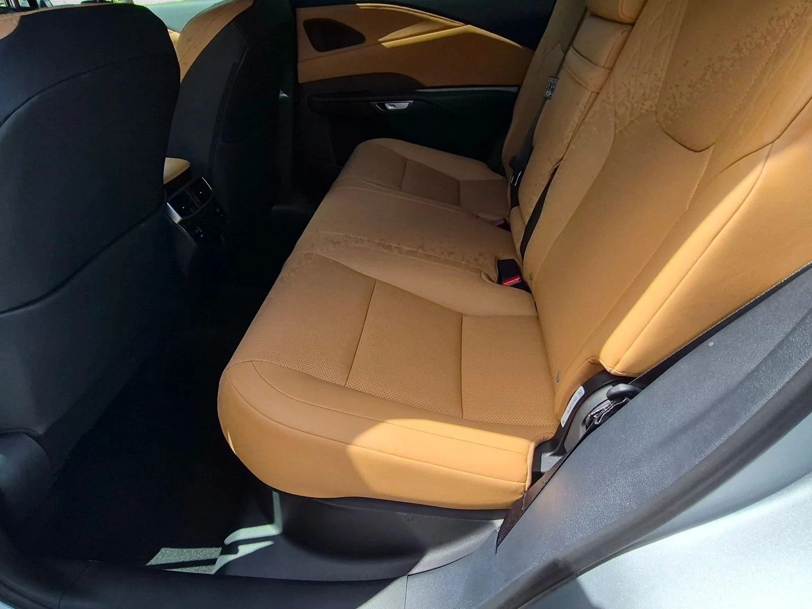 Used 2025 Iridium Lexus RX 350 image 18