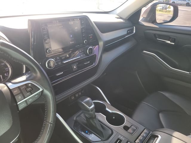 Used 2020 Red Toyota XLE image 23