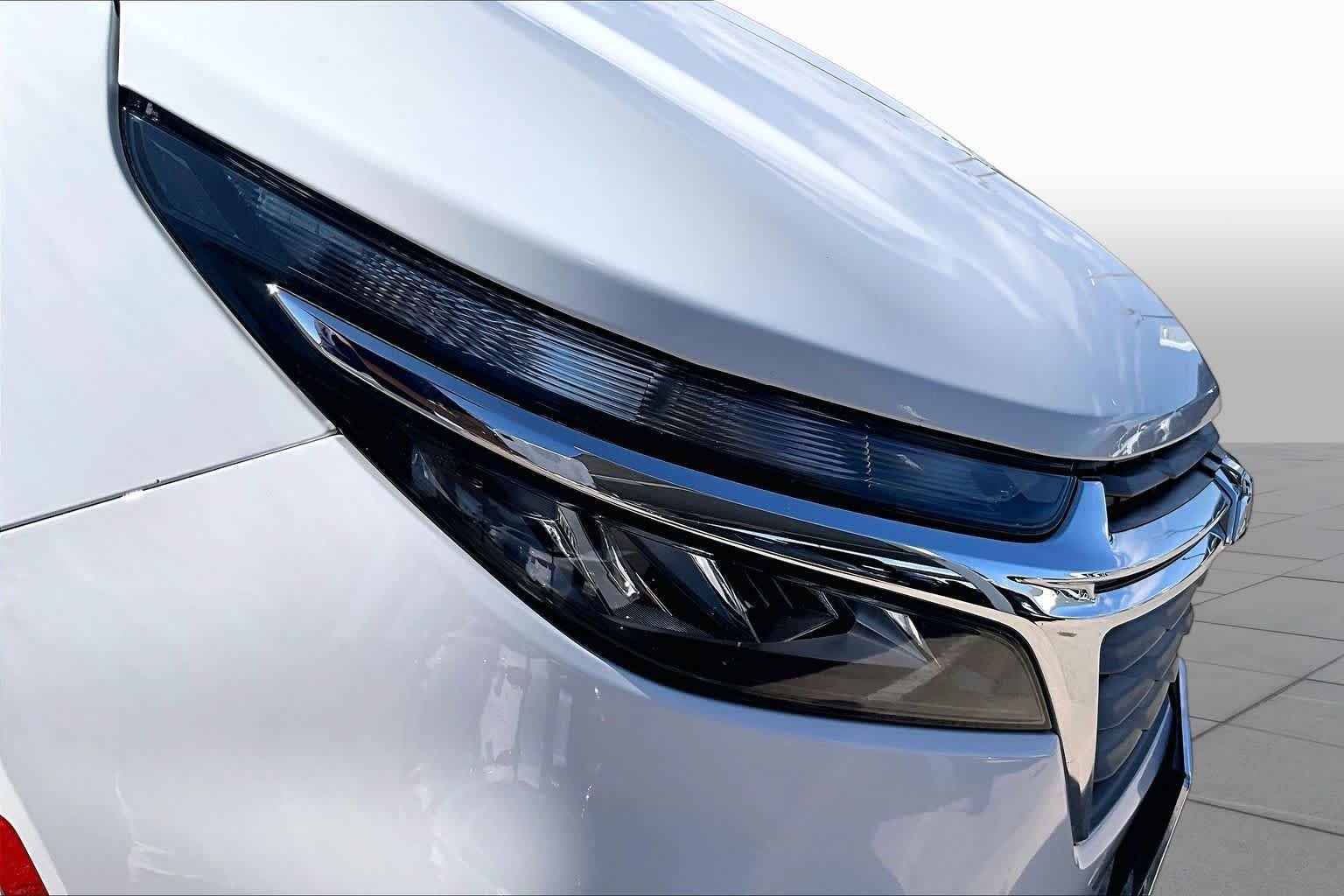 Used 2022 Summit White Chevrolet LS image 27