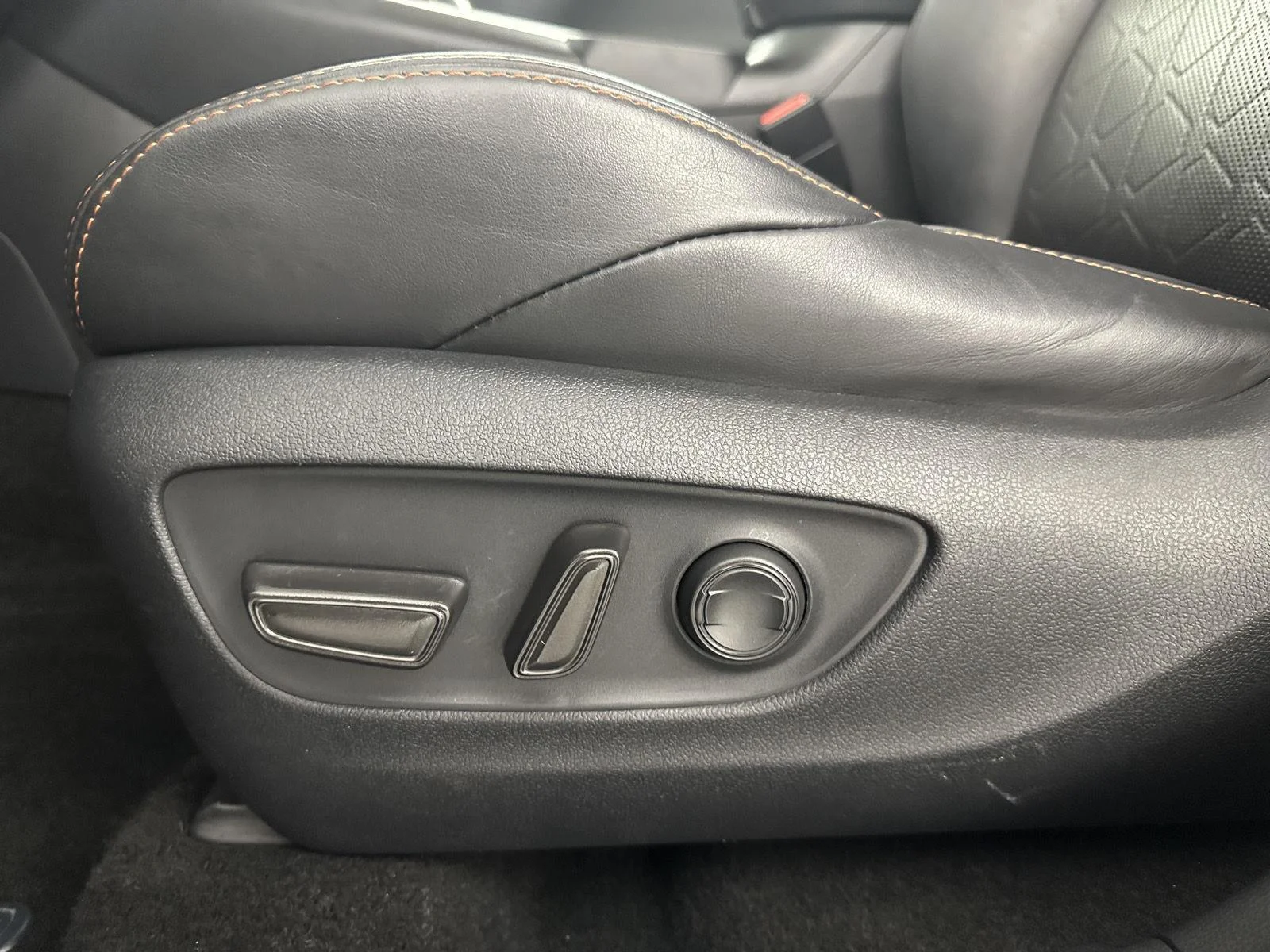 Used 2019 Midnight Black Metallic Toyota Adventure image 24