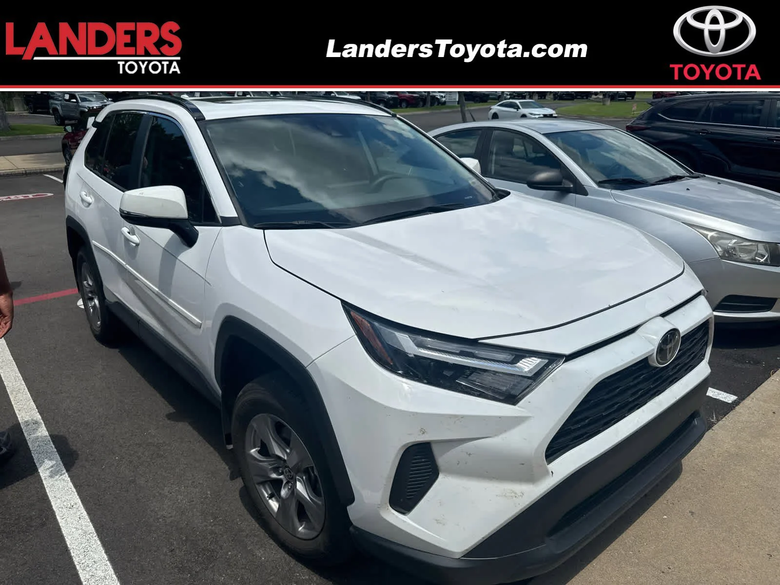 2024 Toyota RAV4 XLE FWD's photo