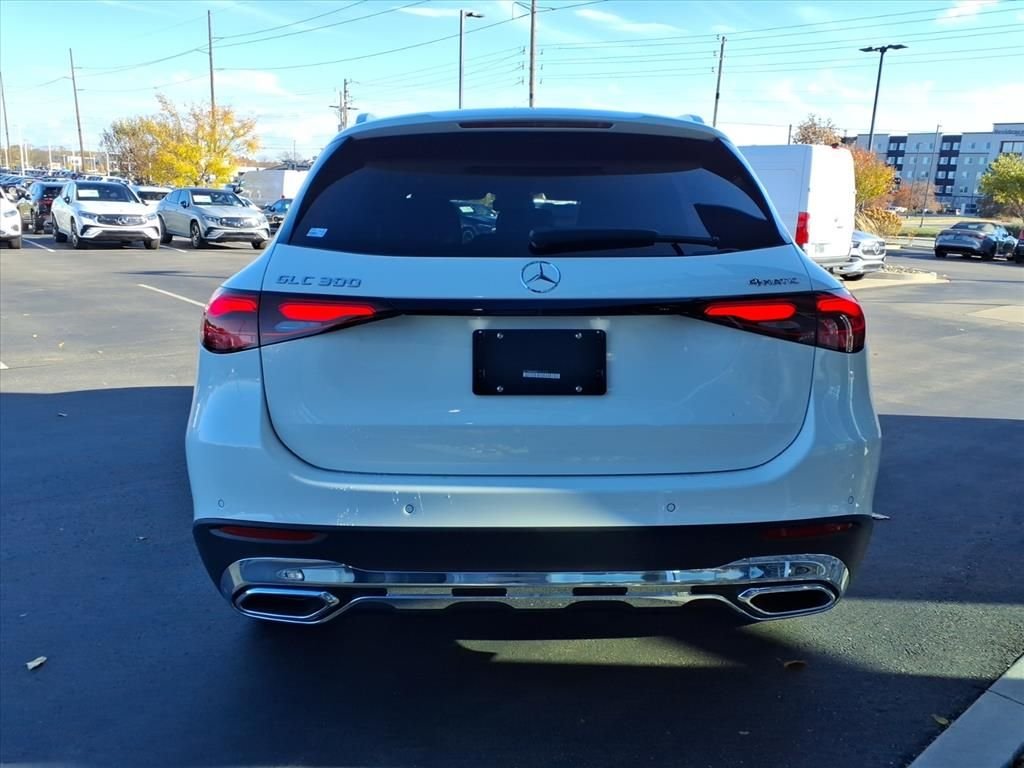 Used 2026 Polar White Mercedes-Benz GLC 300 image 5
