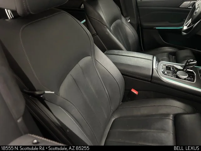 Used 2021 White BMW xDrive40i image 10