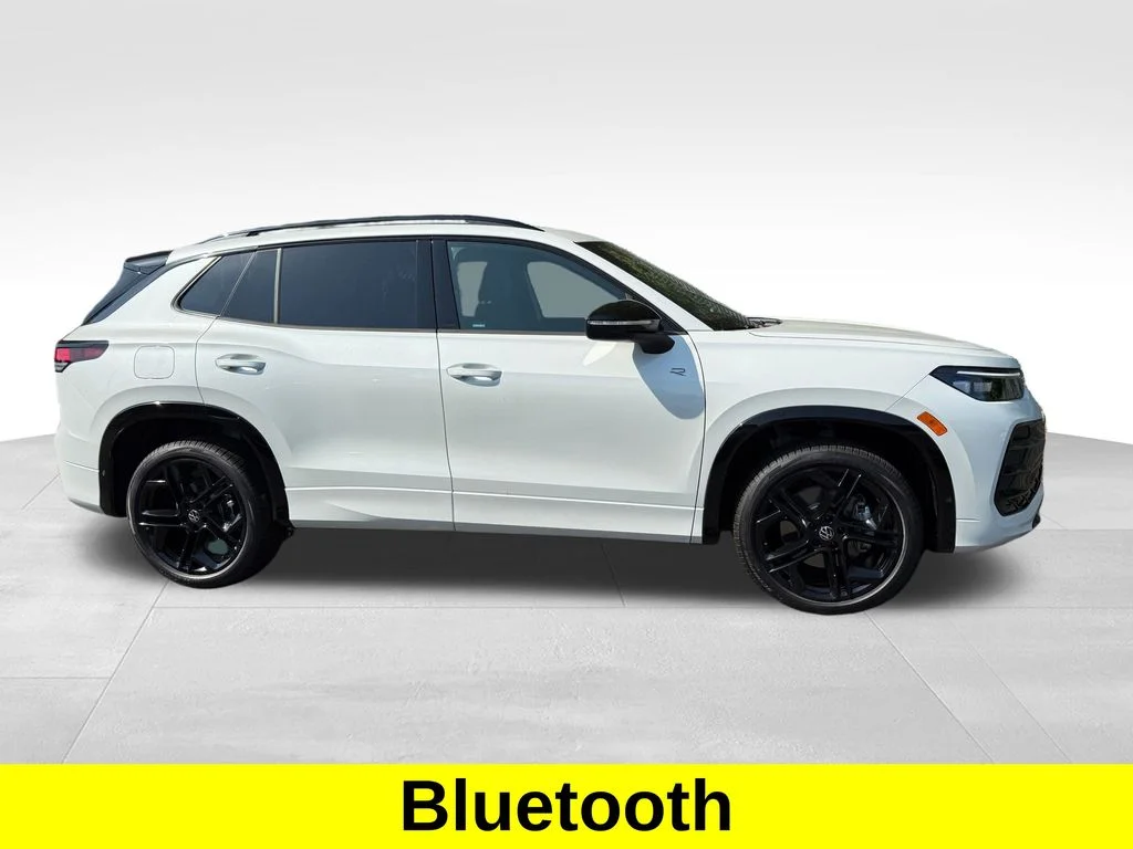 New 2026 Opal White Pearl Volkswagen SE R-Line Black image 2