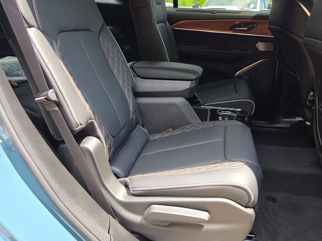 New 2026 Steel Blue Exterior Paint Jeep Summit image 9