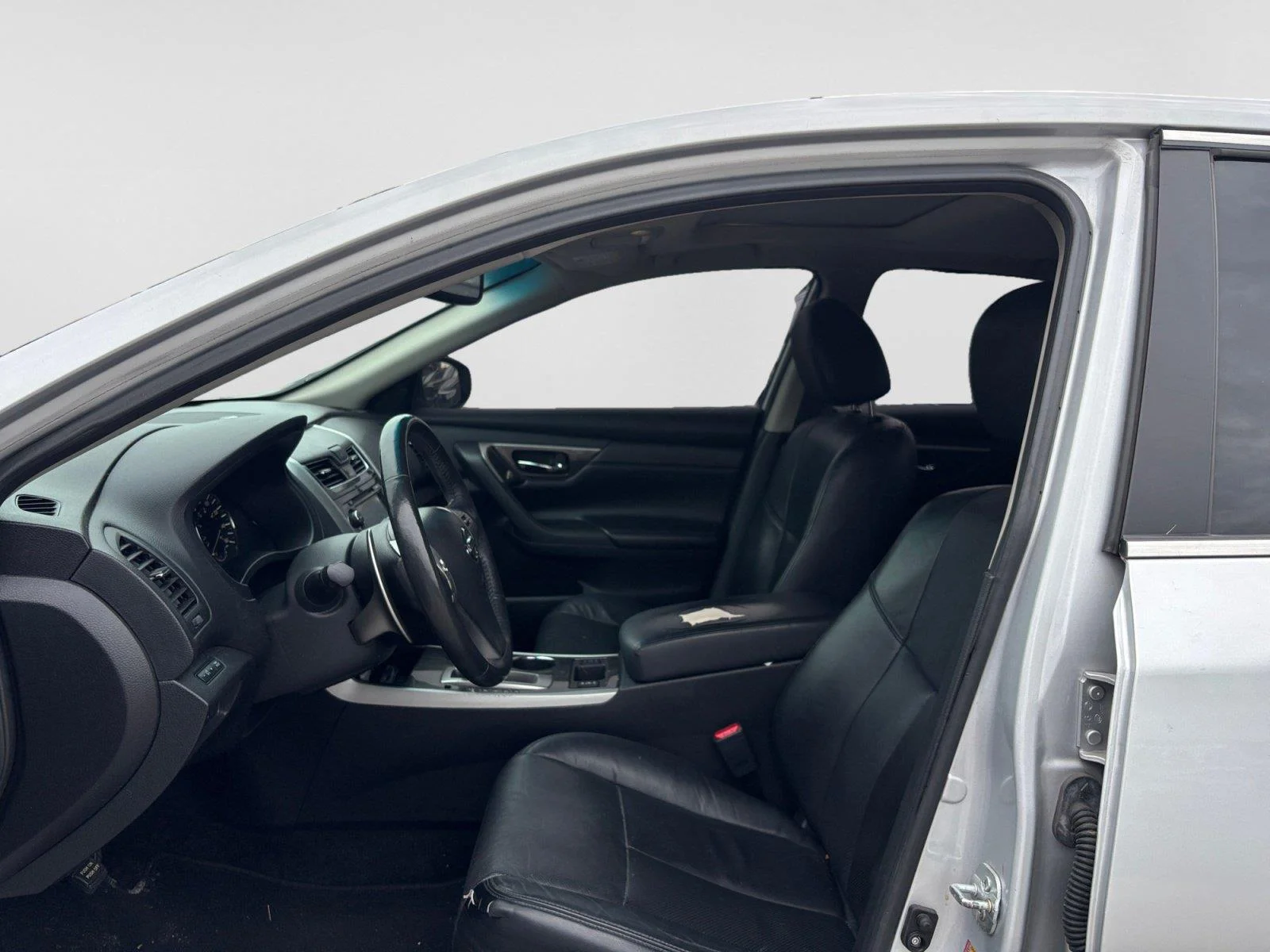 Used 2015 Brilliant Silver Nissan 3.5 SL image 10